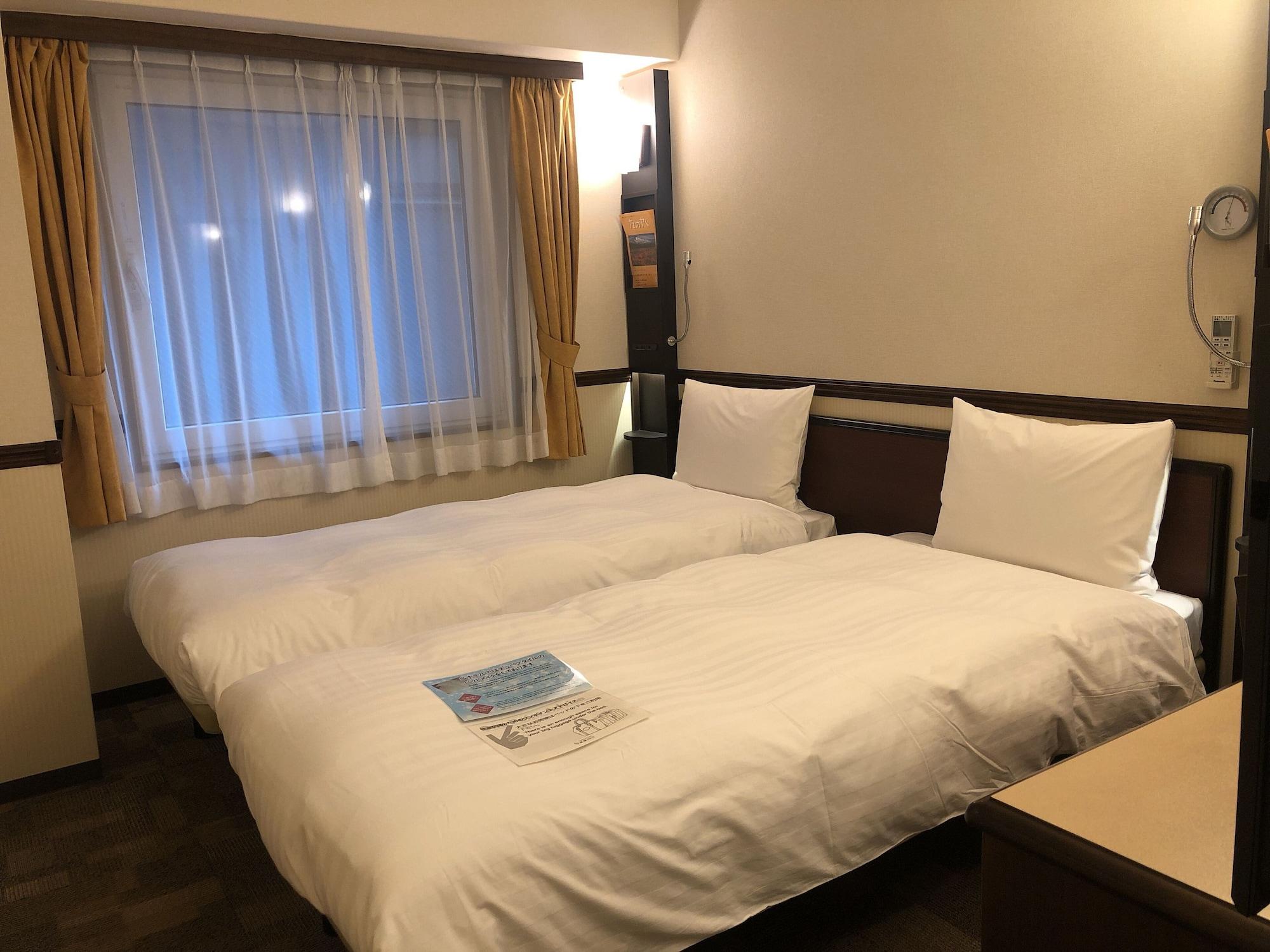 Toyoko Inn Tokyo Ueno Tawaramachi Eki Exterior photo